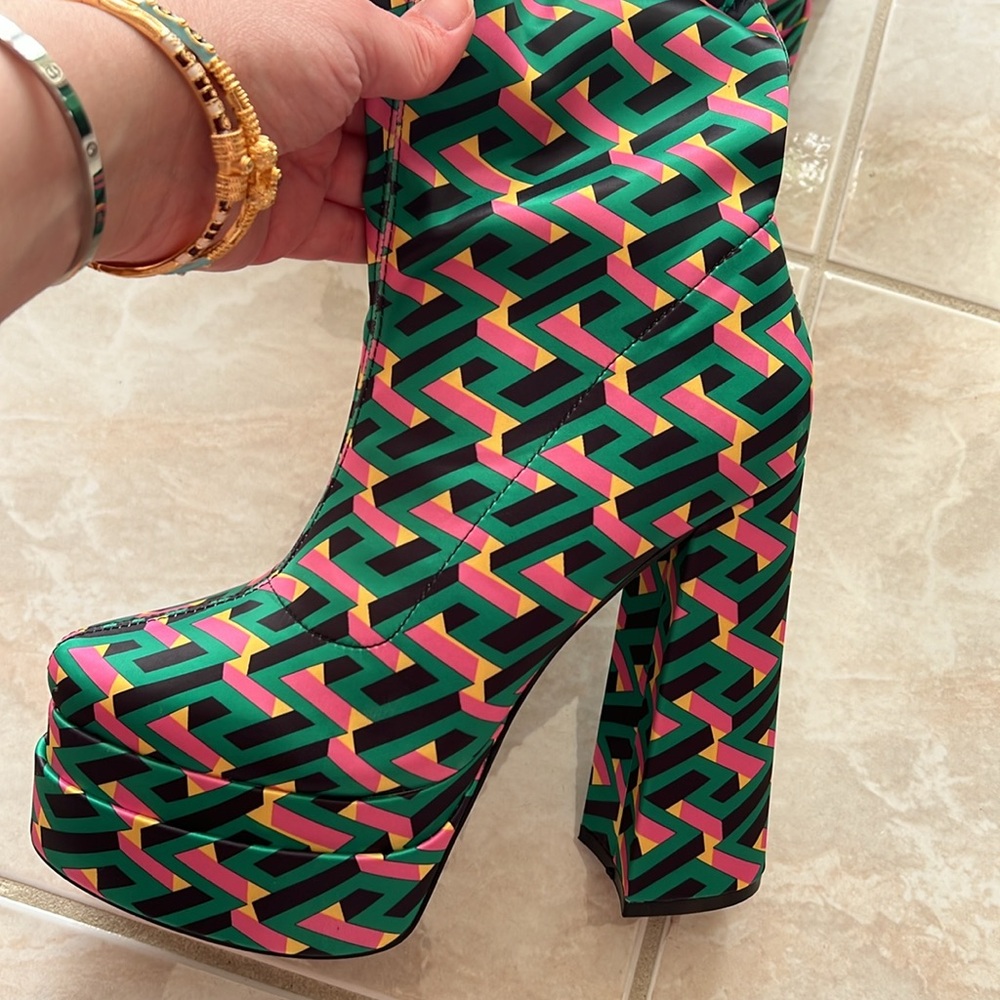 NWT GLAZE Platform Raku 2 multicolor Maze satin Ankle Platform Boots (8.5)